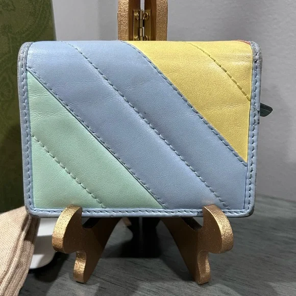 Gucci -Rare Multicolor Pastel Wallet with Silver GG Logo - Picture 4 of 11